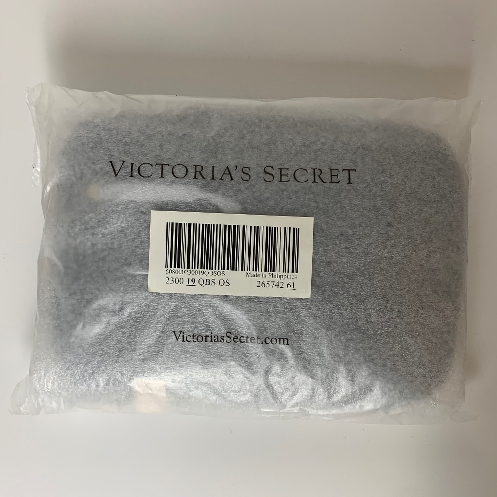 Victoria’s Secret Tech Sleeve - Picture 9 of 10